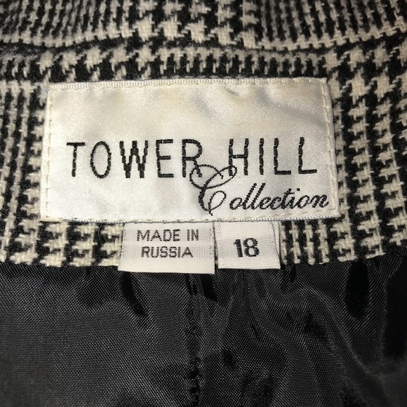 Tower Hill Tweed Blazer. - Picture 2 of 6